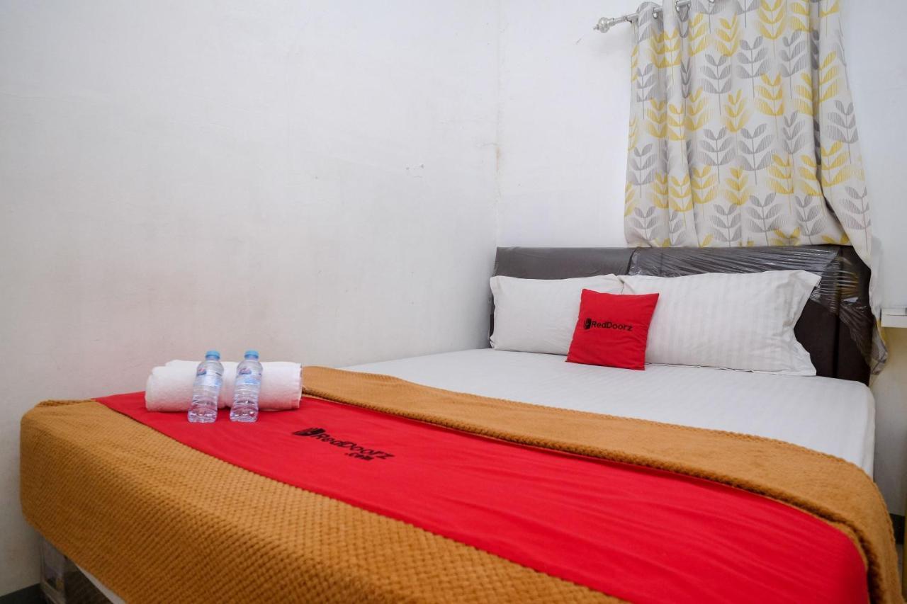 Hotel Reddoorz Near Politeknik Manado Exterior foto