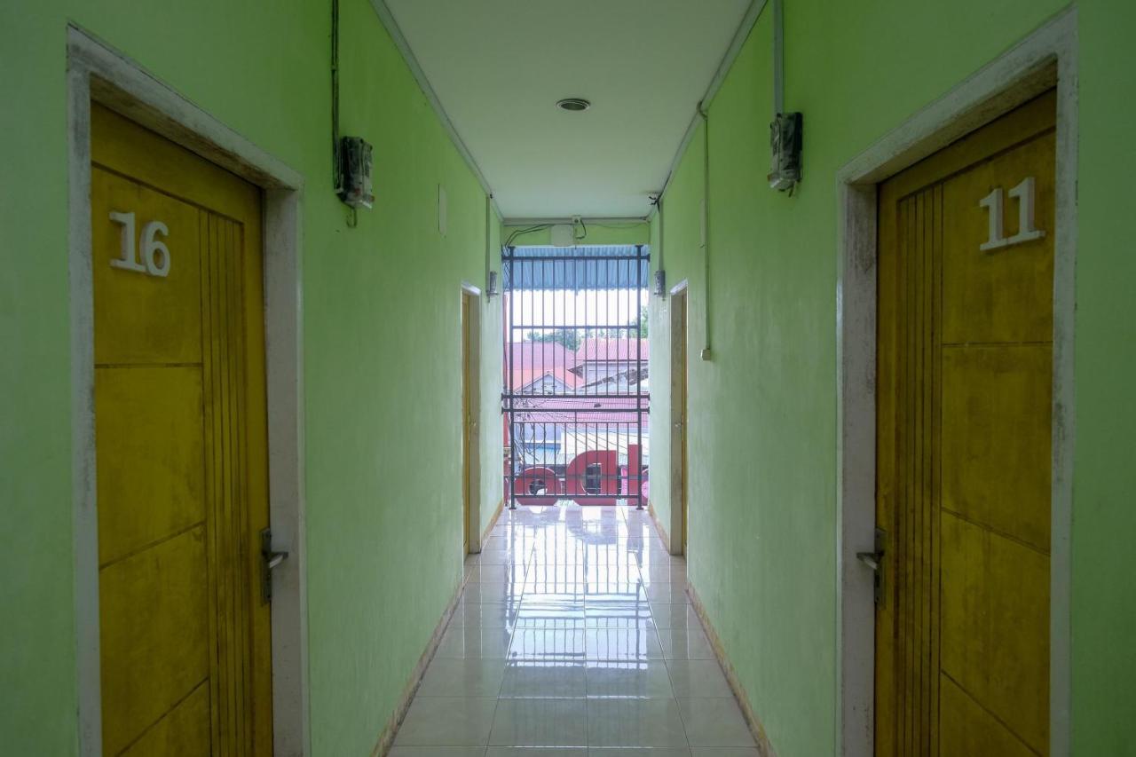 Hotel Reddoorz Near Politeknik Manado Exterior foto