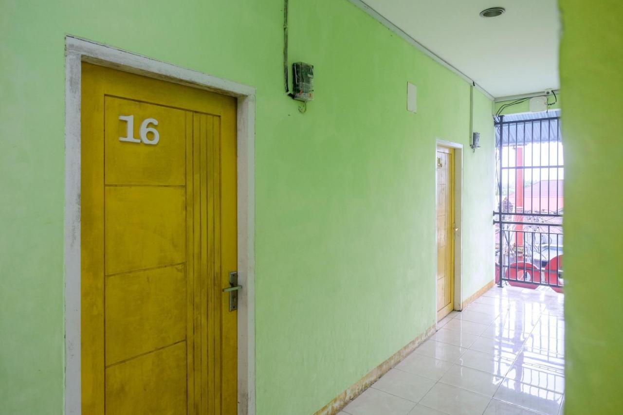 Hotel Reddoorz Near Politeknik Manado Exterior foto