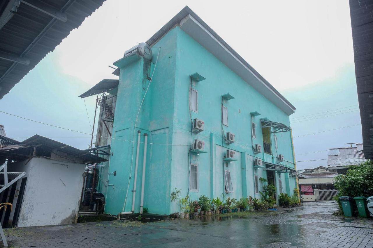 Hotel Reddoorz Near Politeknik Manado Exterior foto
